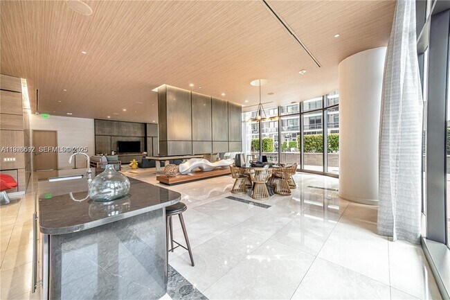 Building Photo - 45 SW 9th St