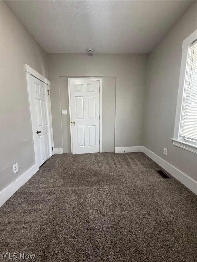 Building Photo - 8801 Platten Ave