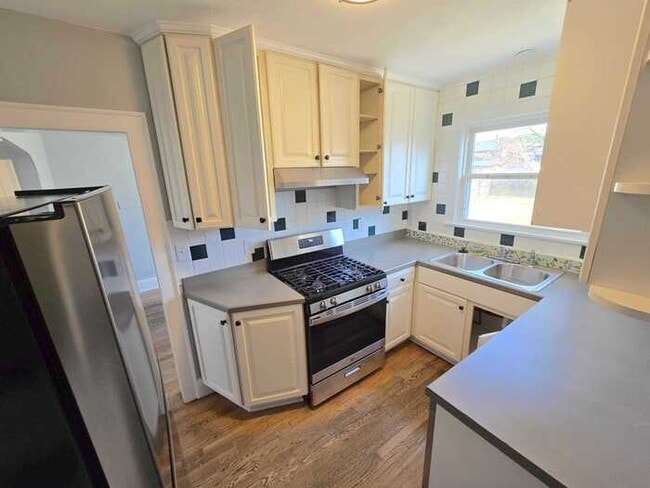 Building Photo - 3504 Chesapeake Blvd