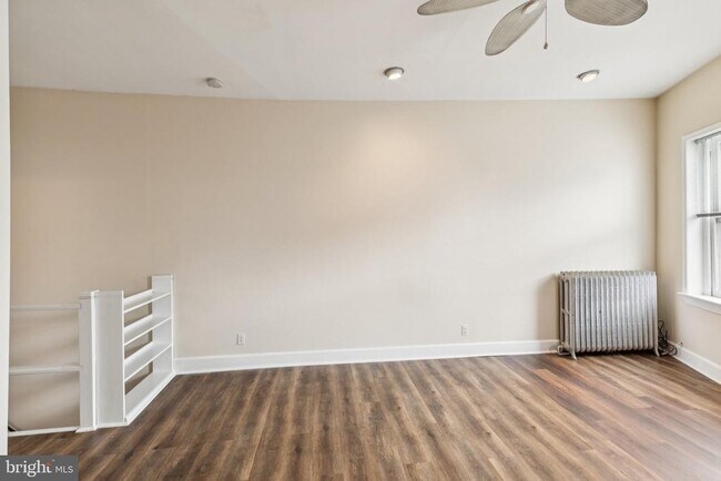 Building Photo - 918 E Passyunk Ave