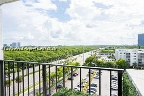 Building Photo - 903 N Miami Beach Blvd