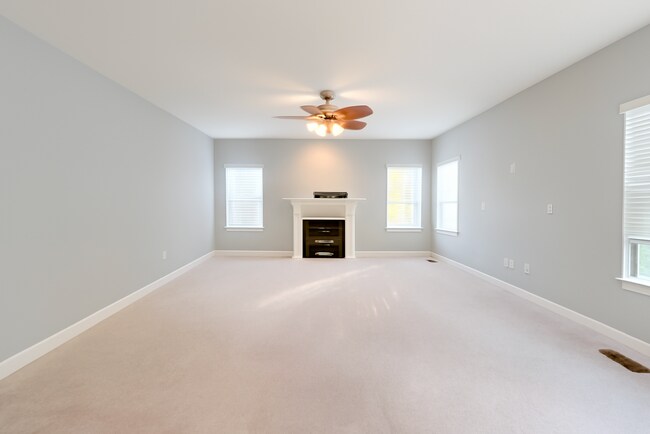 Building Photo - 3164 Lawrin Ct