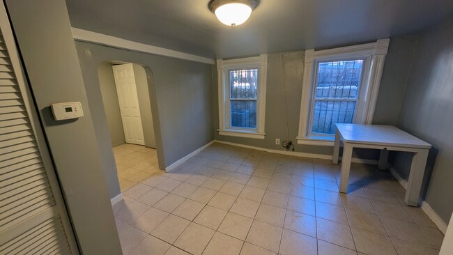 Building Photo - 1629 W Beach Ave