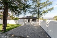 Building Photo - 10425 Pinyon Ave
