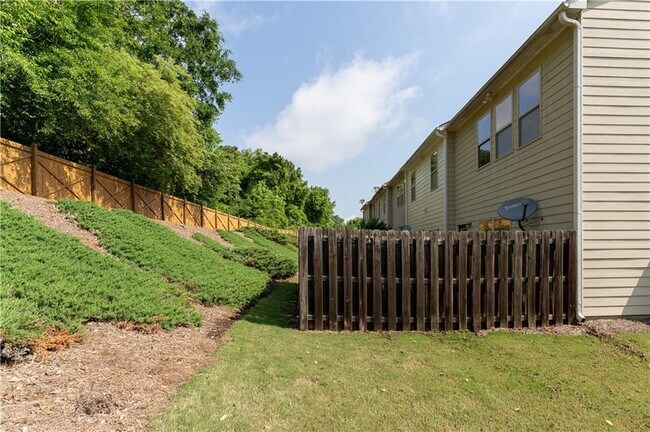 Building Photo - 6210 Elmshorn Way