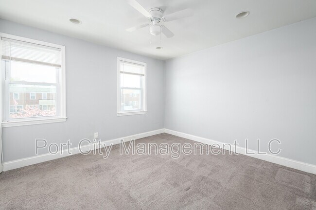 Building Photo - 744 Aldworth Rd
