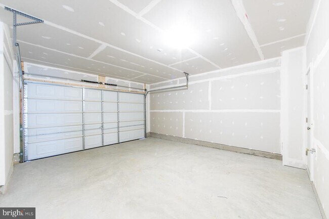 Building Photo - 203 Upper Brook Terrace