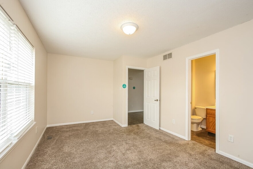 Building Photo - 7825 Jaclyn Dr