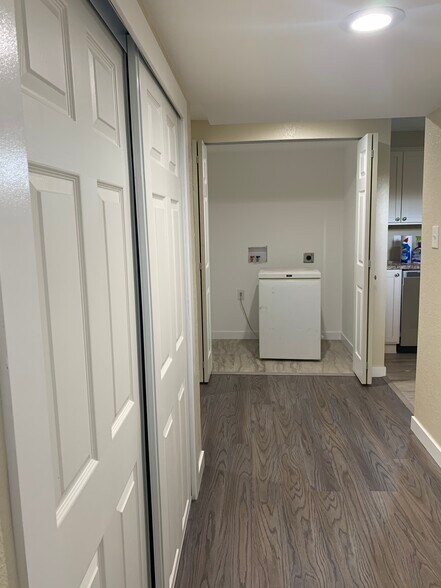 Laundry Room - 1851 Jolene Dr