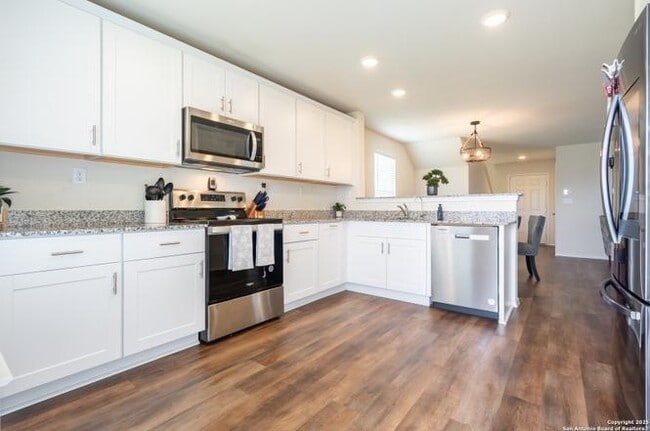 Building Photo - 5802 Rolling Gln