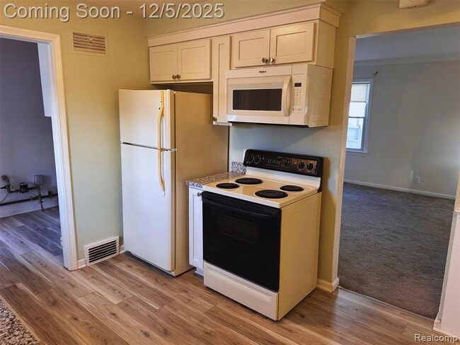 Building Photo - 110 Hamata Ave