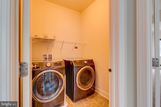 Building Photo - 42948 Courtland Chase Square