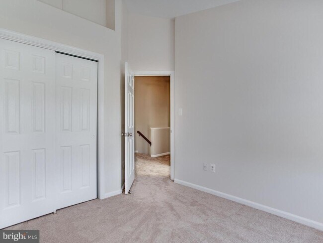 Building Photo - 6704 Dorothy Giles Ct