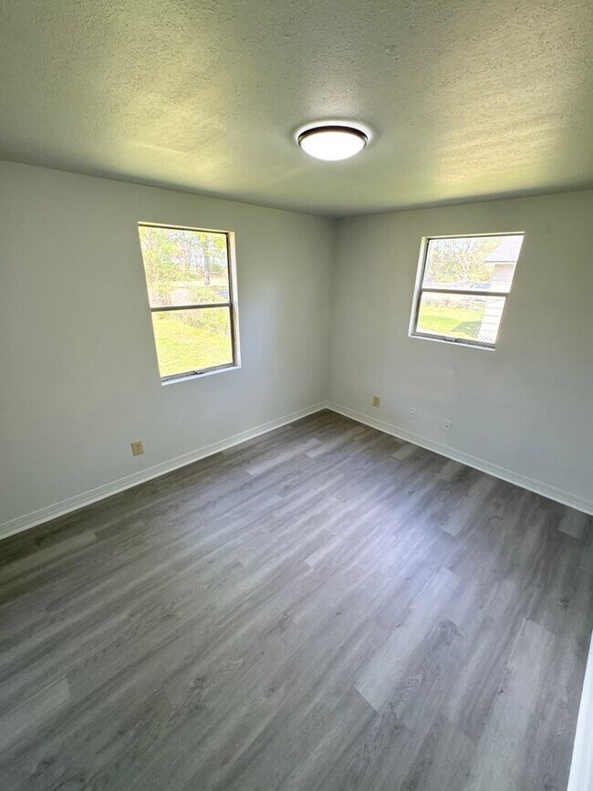 Building Photo - Near Cargill Park!