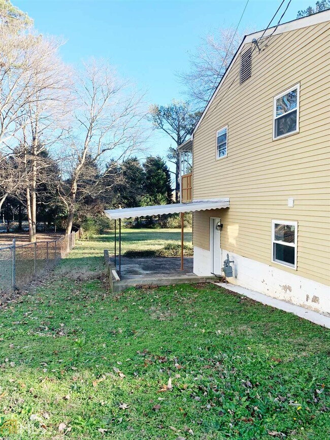 Building Photo - 6416 Westbury Rd
