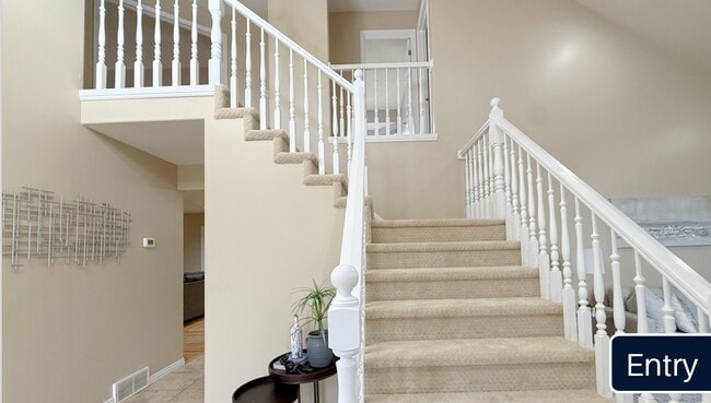 Building Photo - 8017 Showcase Ln