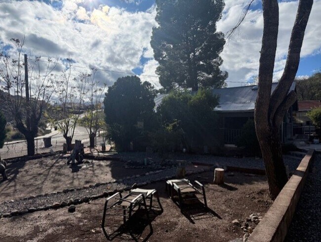 Building Photo - 326 Kindra Heights Rd