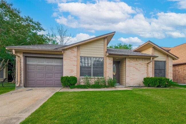 Building Photo - 15331 Peachmeadow Ln