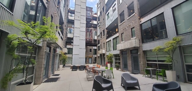 Building Photo - 360 W Broadway