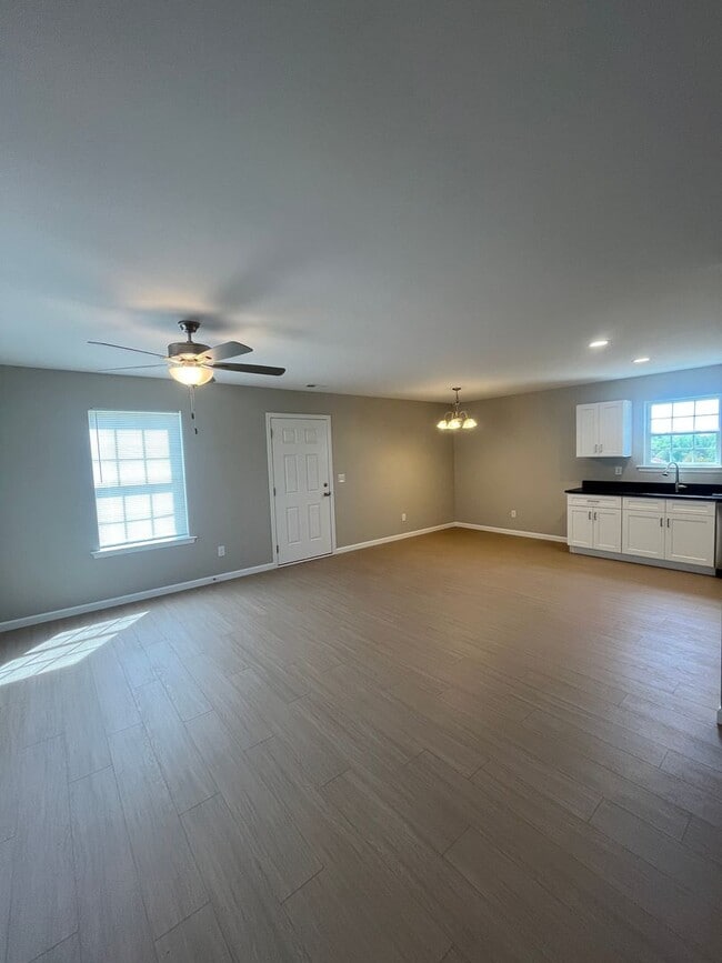 Building Photo - 492 State Rd S-42-2289