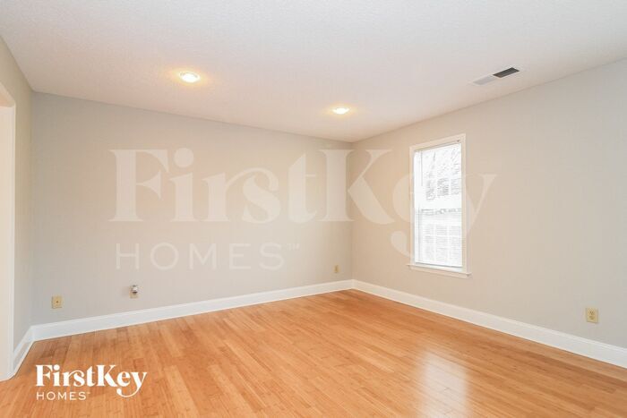 Building Photo - 365 Craver Pointe Dr