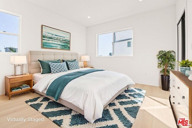 Building Photo - 1707 Burnside Ave