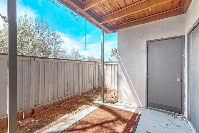 Building Photo - NE well located  Two Bedroom Condo.