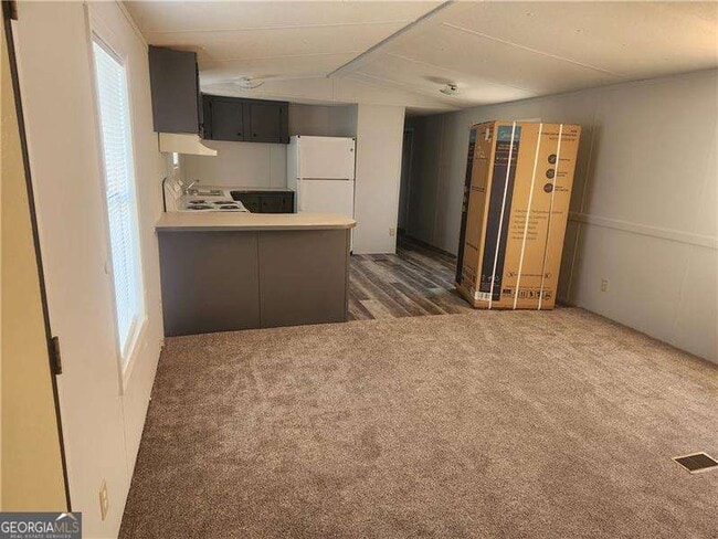 Building Photo - 78 Cemetery St