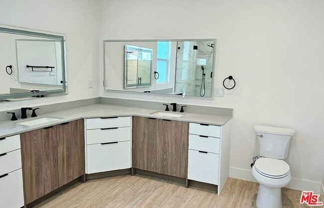 Building Photo - 15224 W Holyland Dr