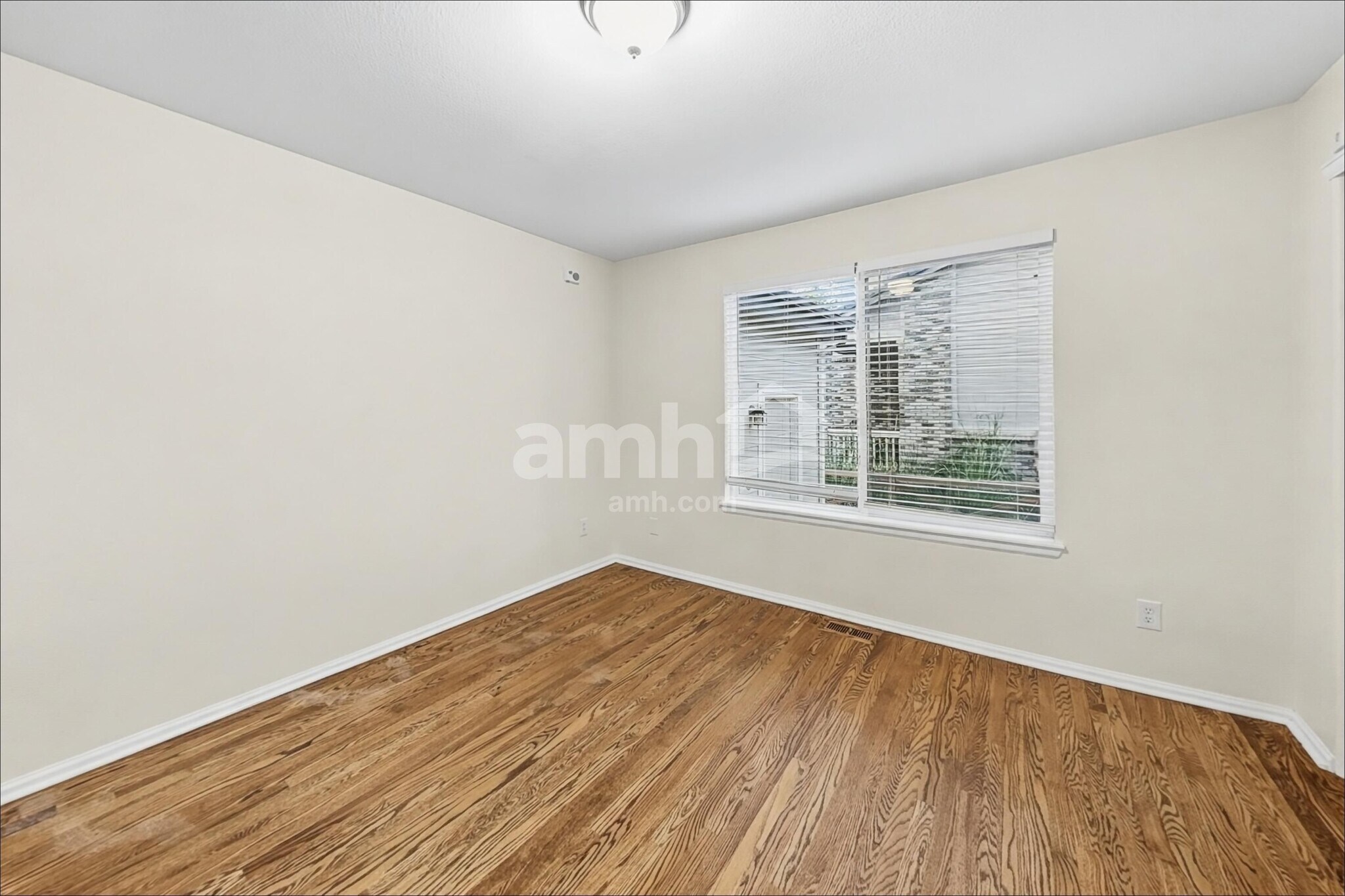 Building Photo - 11852 Altura St