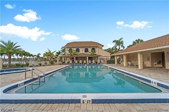 Building Photo - 8565 Charter Club Cir