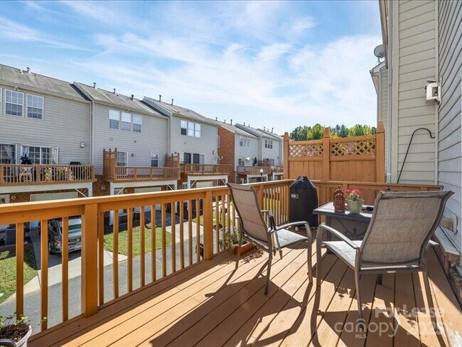 Building Photo - 10436 Winslet Dr