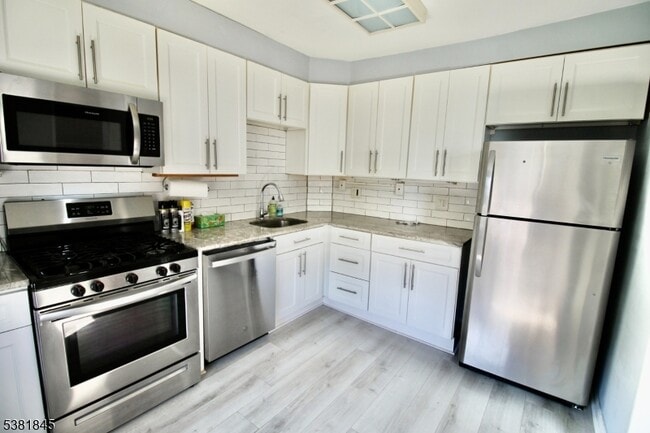 Building Photo - 22 Rockland Terrace