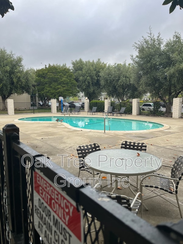 Building Photo - 1826 Cordoba St