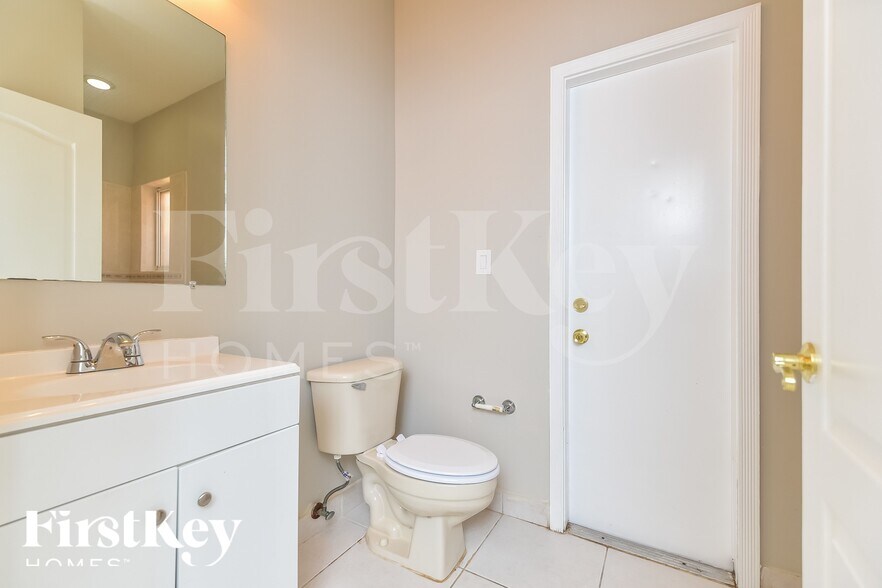 Building Photo - 15320 SW 141st Ct