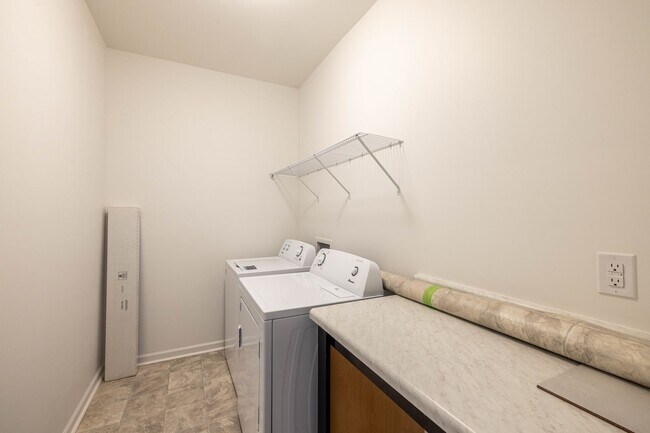 Building Photo - 4BD/2.5 House in the Stonebridge Fairways Community - AVAILABLE MAY 2026