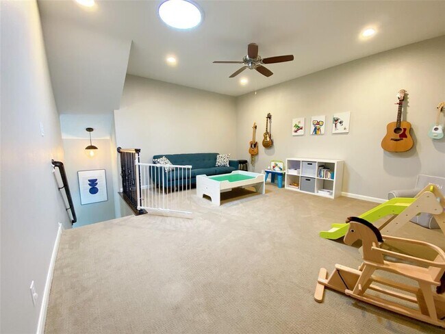 Building Photo - 507 S Meadowlark St
