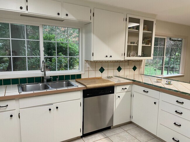Building Photo - Single Level Home in Langley!