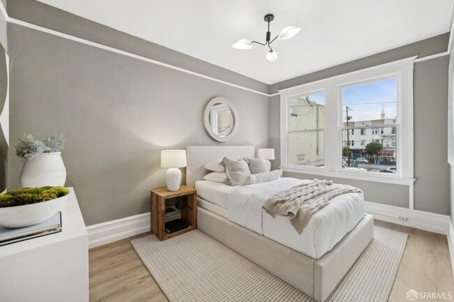 Building Photo - 202 (17-19 Card Aly)