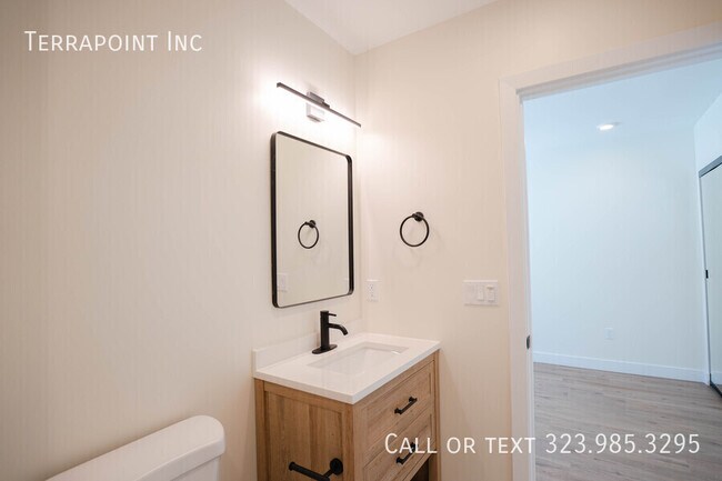 Building Photo - 1036 Westmoreland Ave