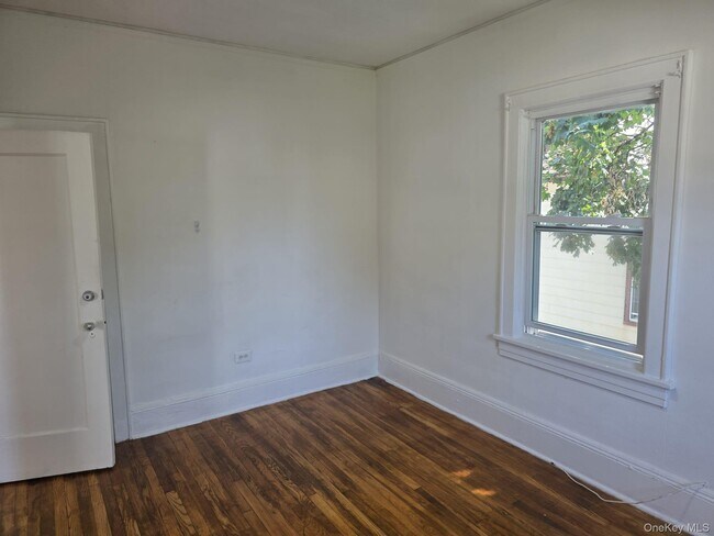 Building Photo - 420 Bedford Ave