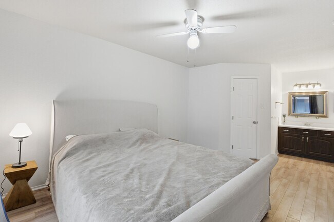 Building Photo - 2601 S Braeswood Blvd