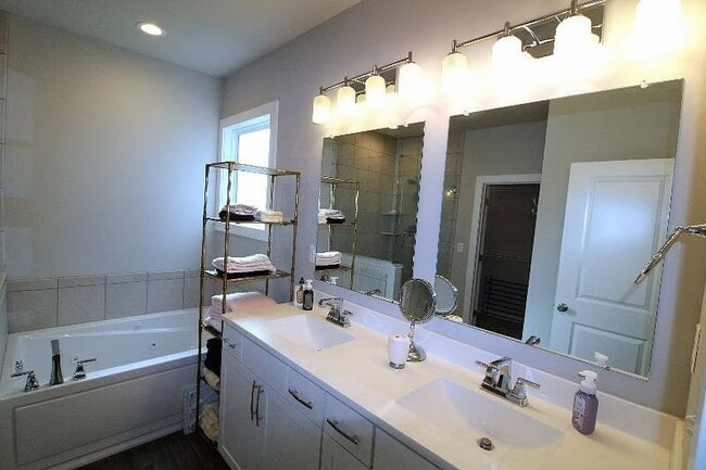 Building Photo - 4104 Tucker Grove Ct