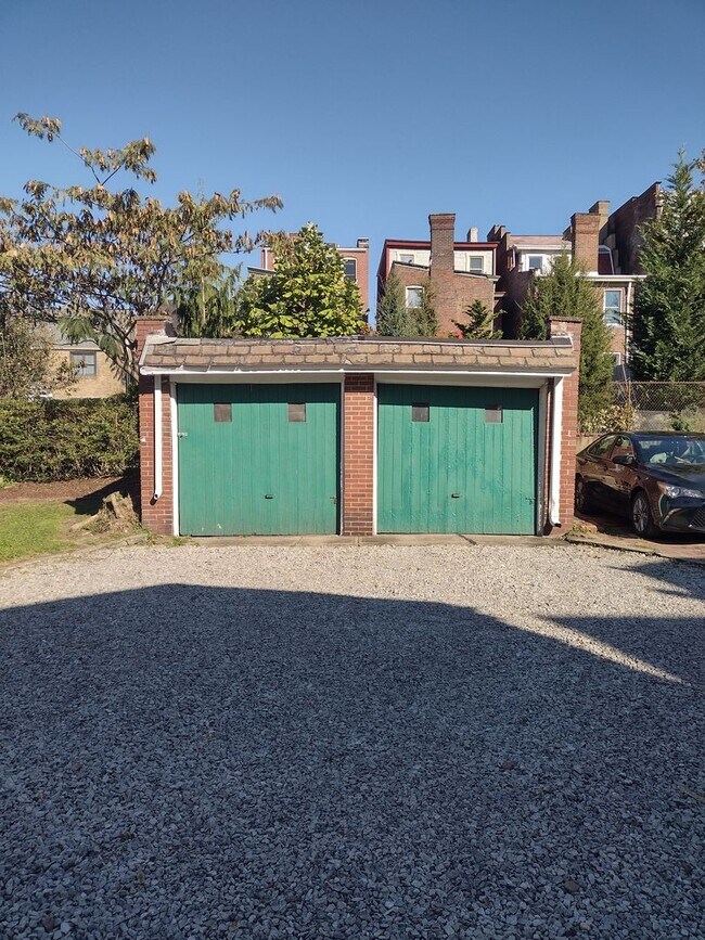 Building Photo - 239 40th St