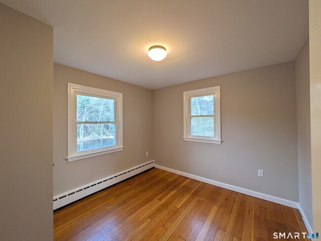 Building Photo - 414 Salmon Brook St