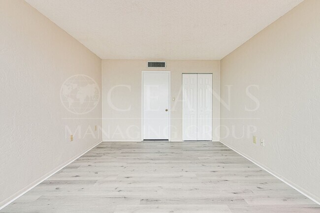 Building Photo - Oceanfront 2BR/2BA High-Rise Condo – Dayto...