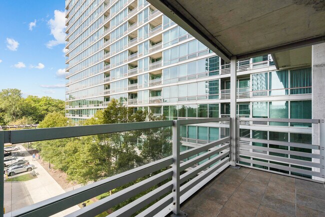 Building Photo - 9715 Woods Dr