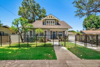 Building Photo - Charming craftsman home located in the hig...