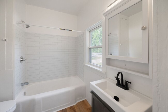 Building Photo - SHORT TERM RENTAL: Beautifully Renovated C...