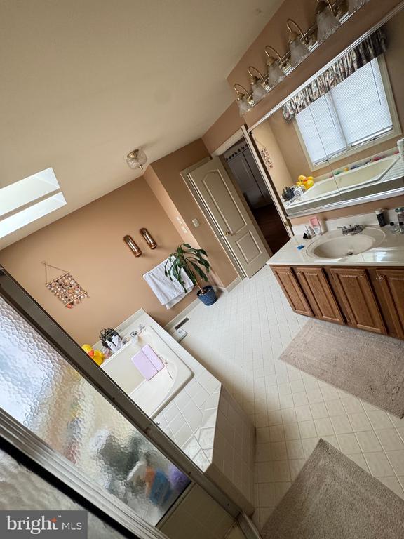 Building Photo - 185 Daylesford Blvd